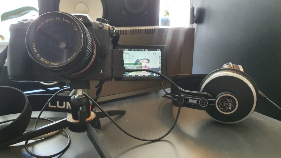 GH5 on small tripod for streaming Custom