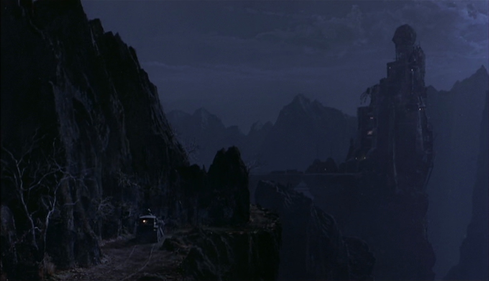 What Is Gothic Art? Definition, History & Examples 22 A dark, Gothic castle atop a cliff from Bram Stoker’s Dracula (1992)
