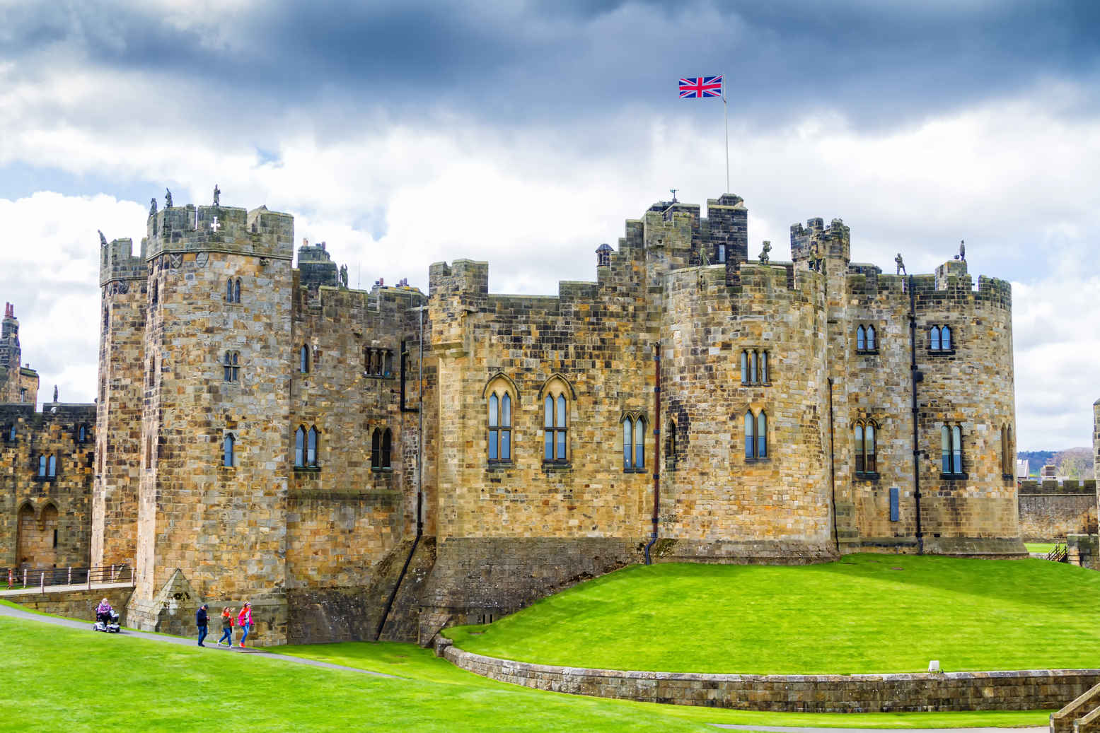 What Is a Location Manager in Film? Job Description & Pay 2 Alnwick Castle, Northumberland – Harry Potter (2001–2011, Warner Bros.)