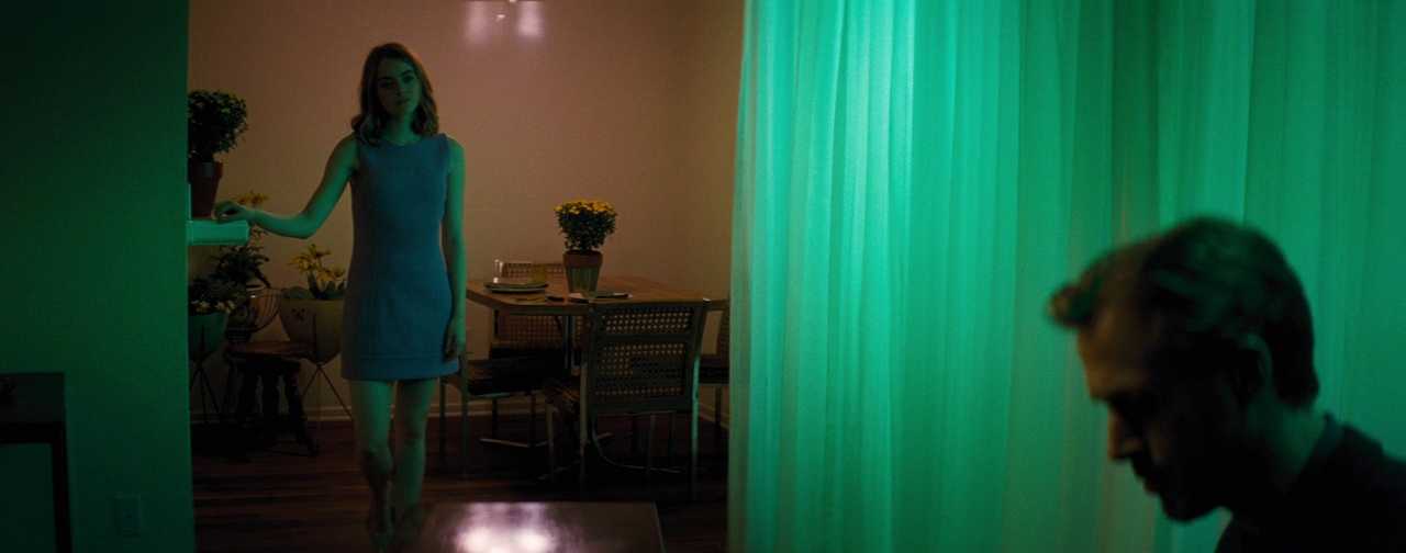 What Does a Set Decorator Do? Duties, Skills, Career Path & How to Start 5 La La Land Sebastian’s apartment with muted décor and minimal set dressing.