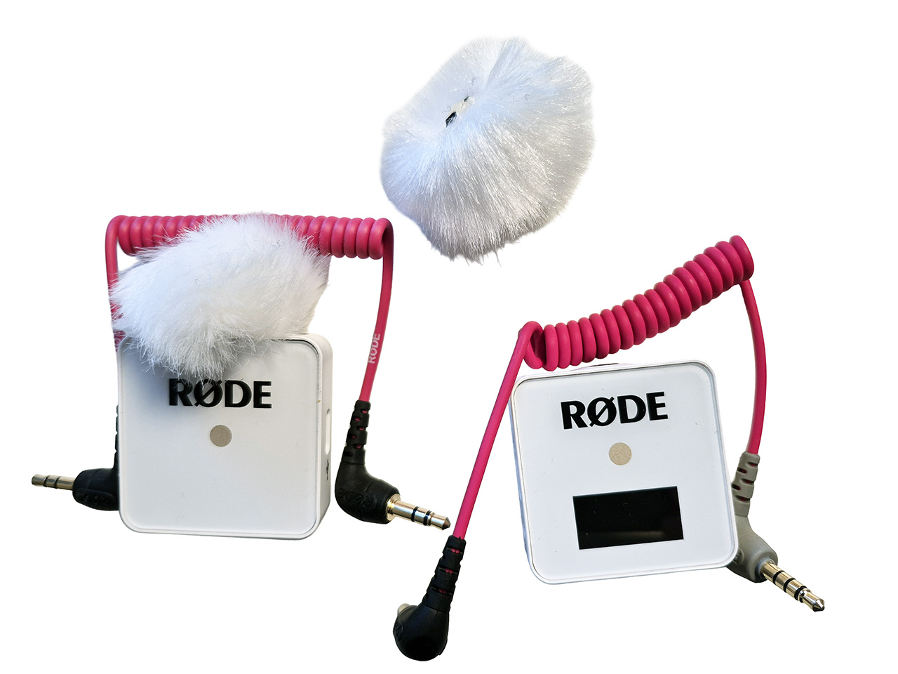 What Is a Lavalier Microphone? Definition and Placement Guide 5 Rode Wireless Lavalier Microphones
